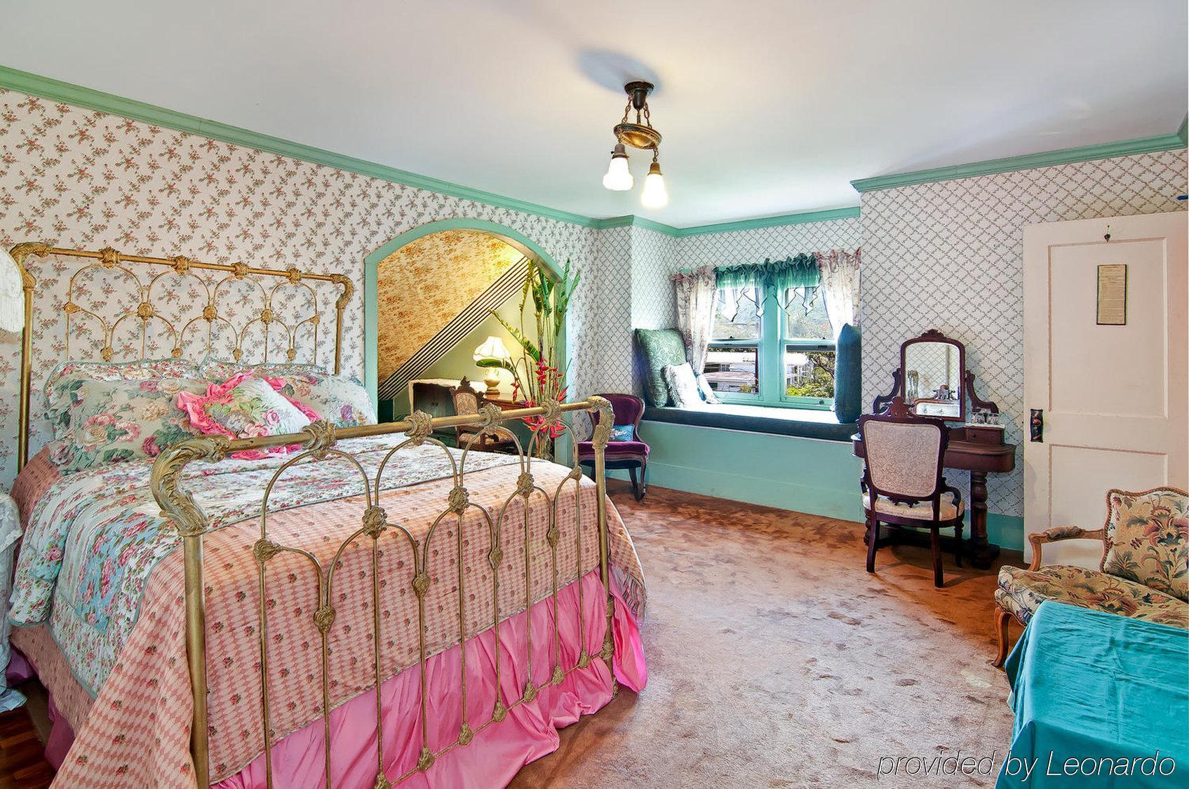 Manoa Valley Inn Гонолулу Экстерьер фото