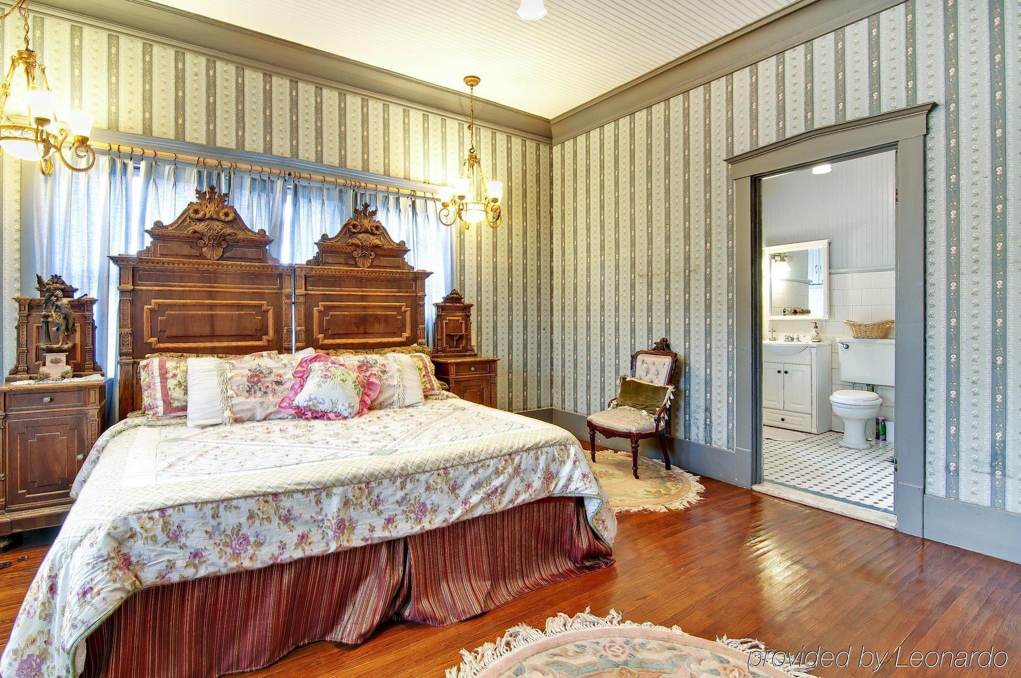 Manoa Valley Inn Гонолулу Экстерьер фото