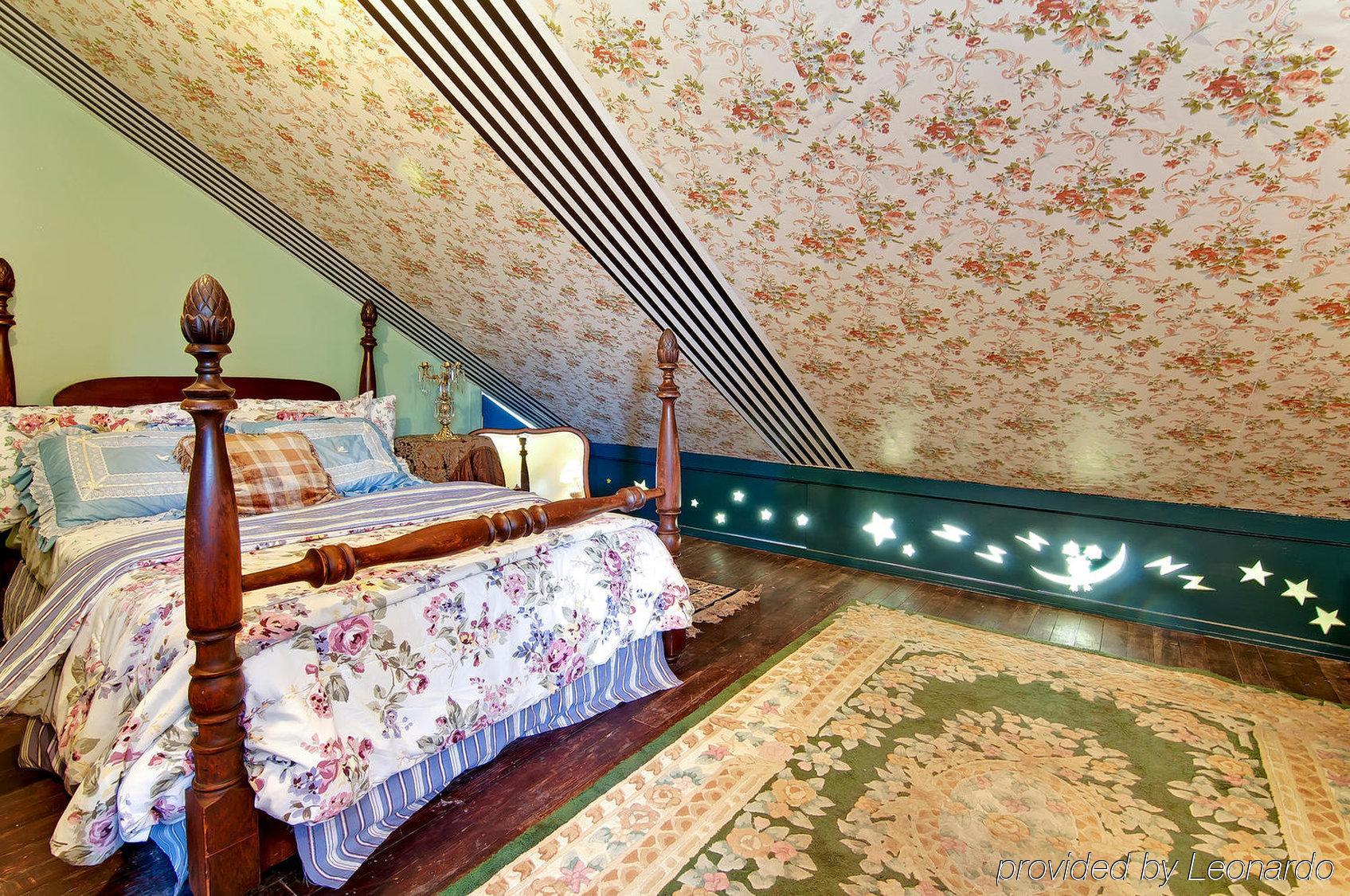 Manoa Valley Inn Гонолулу Экстерьер фото