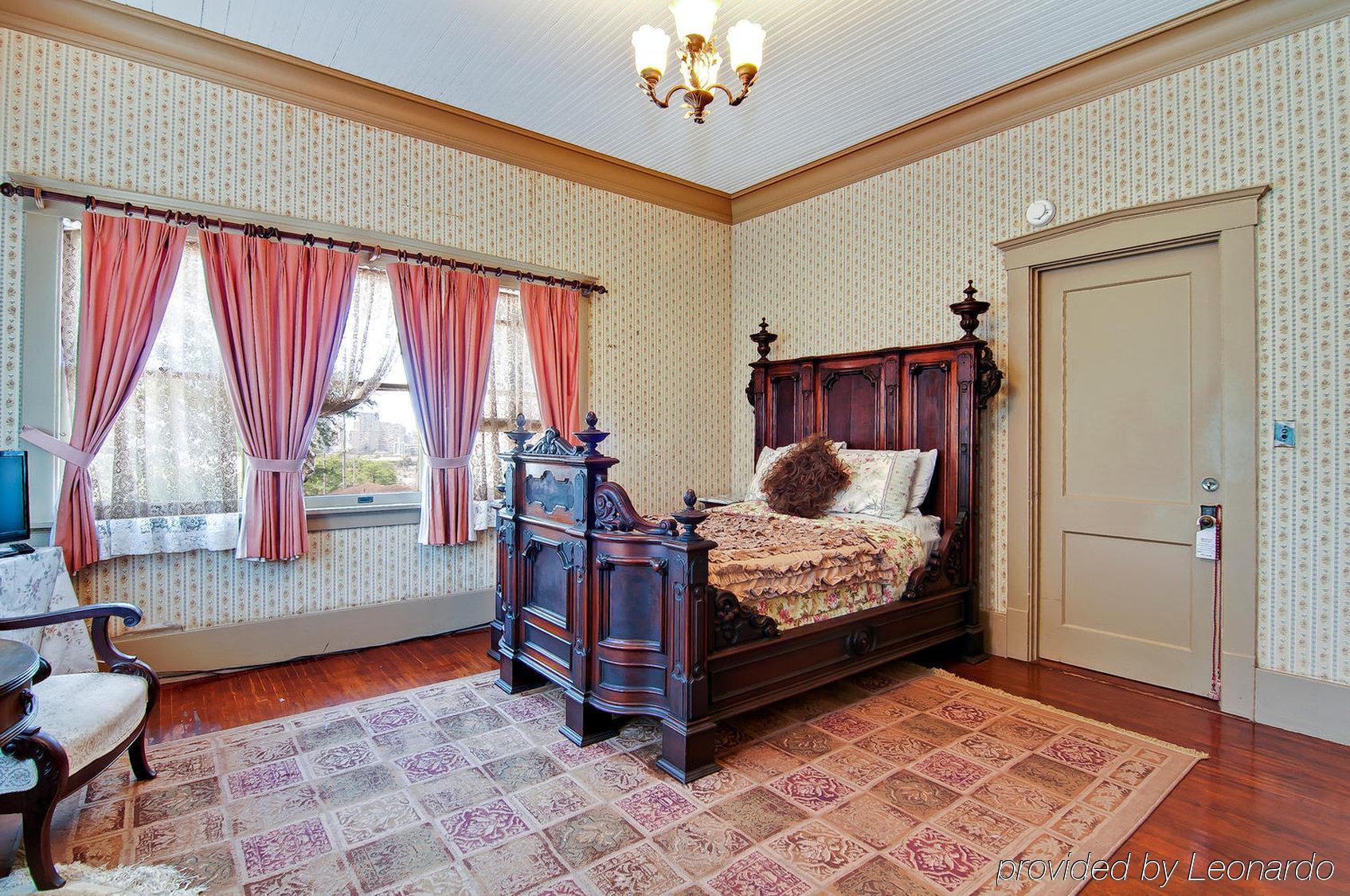 Manoa Valley Inn Гонолулу Экстерьер фото