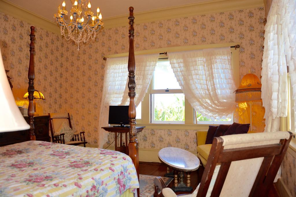 Manoa Valley Inn Гонолулу Экстерьер фото