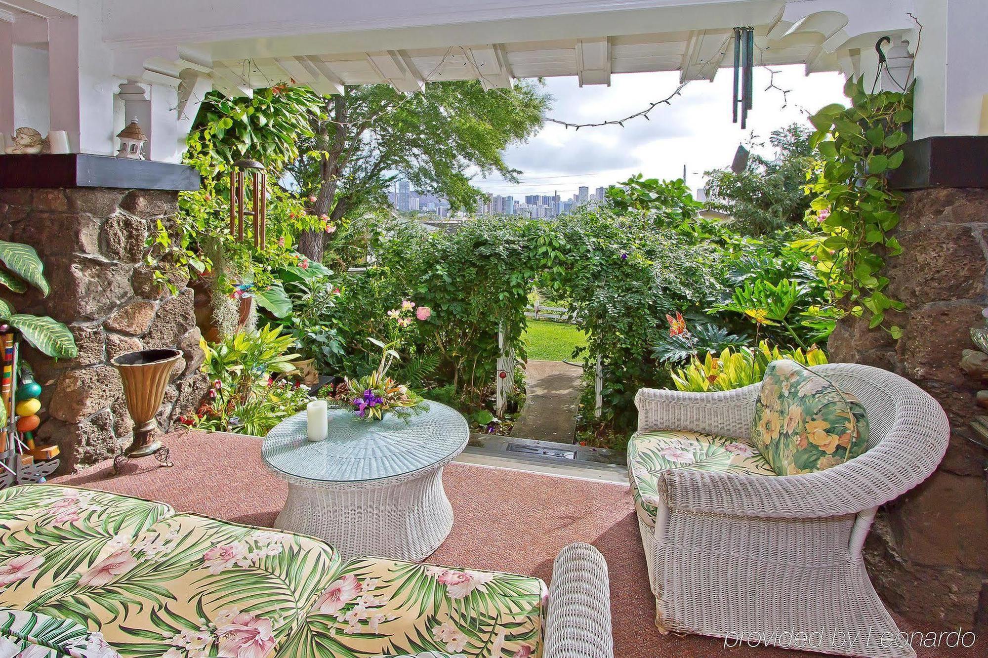 Manoa Valley Inn Гонолулу Экстерьер фото