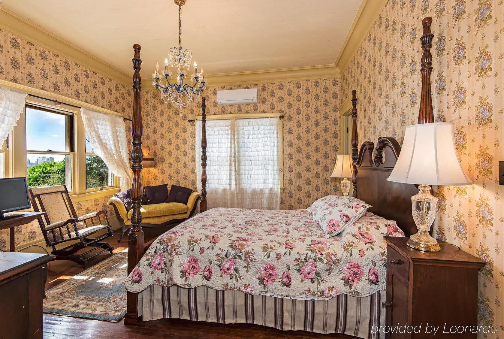 Manoa Valley Inn Гонолулу Экстерьер фото