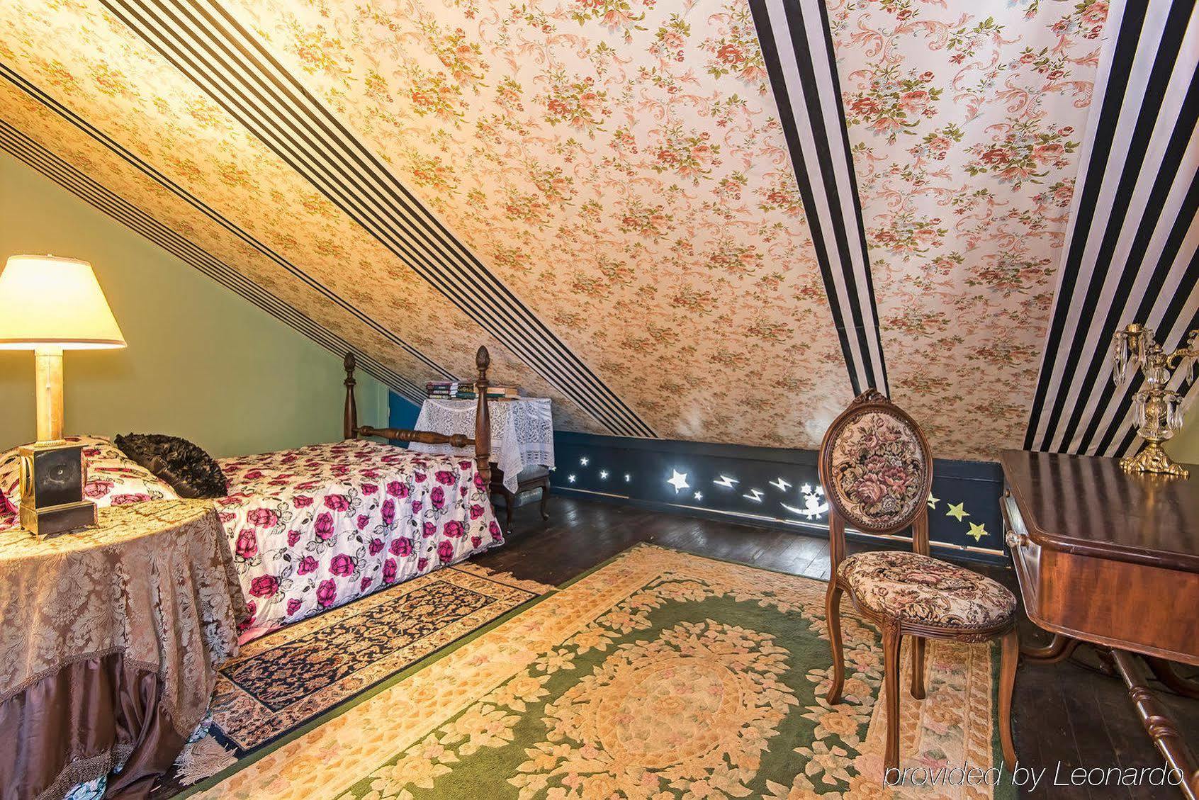Manoa Valley Inn Гонолулу Экстерьер фото
