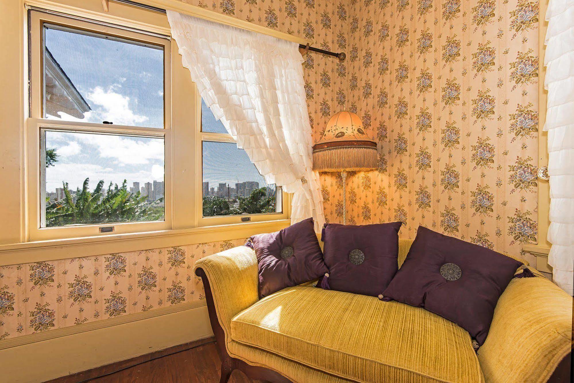 Manoa Valley Inn Гонолулу Экстерьер фото