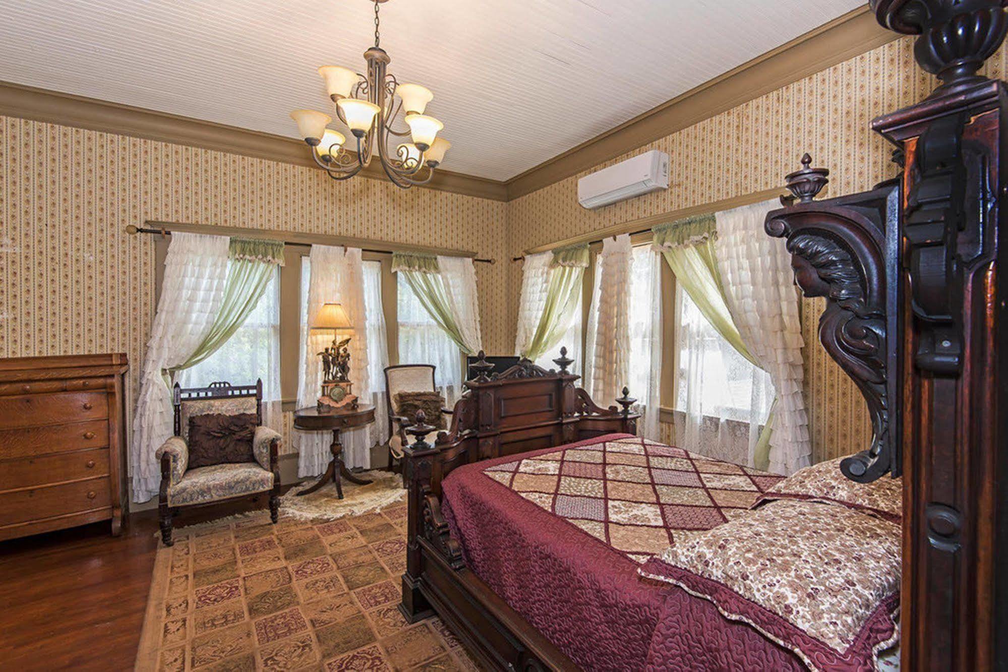 Manoa Valley Inn Гонолулу Экстерьер фото